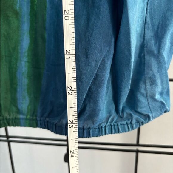 LOFT Blue and Green Sleeveless Petite Blouse EUC - Picture 8 of 9
